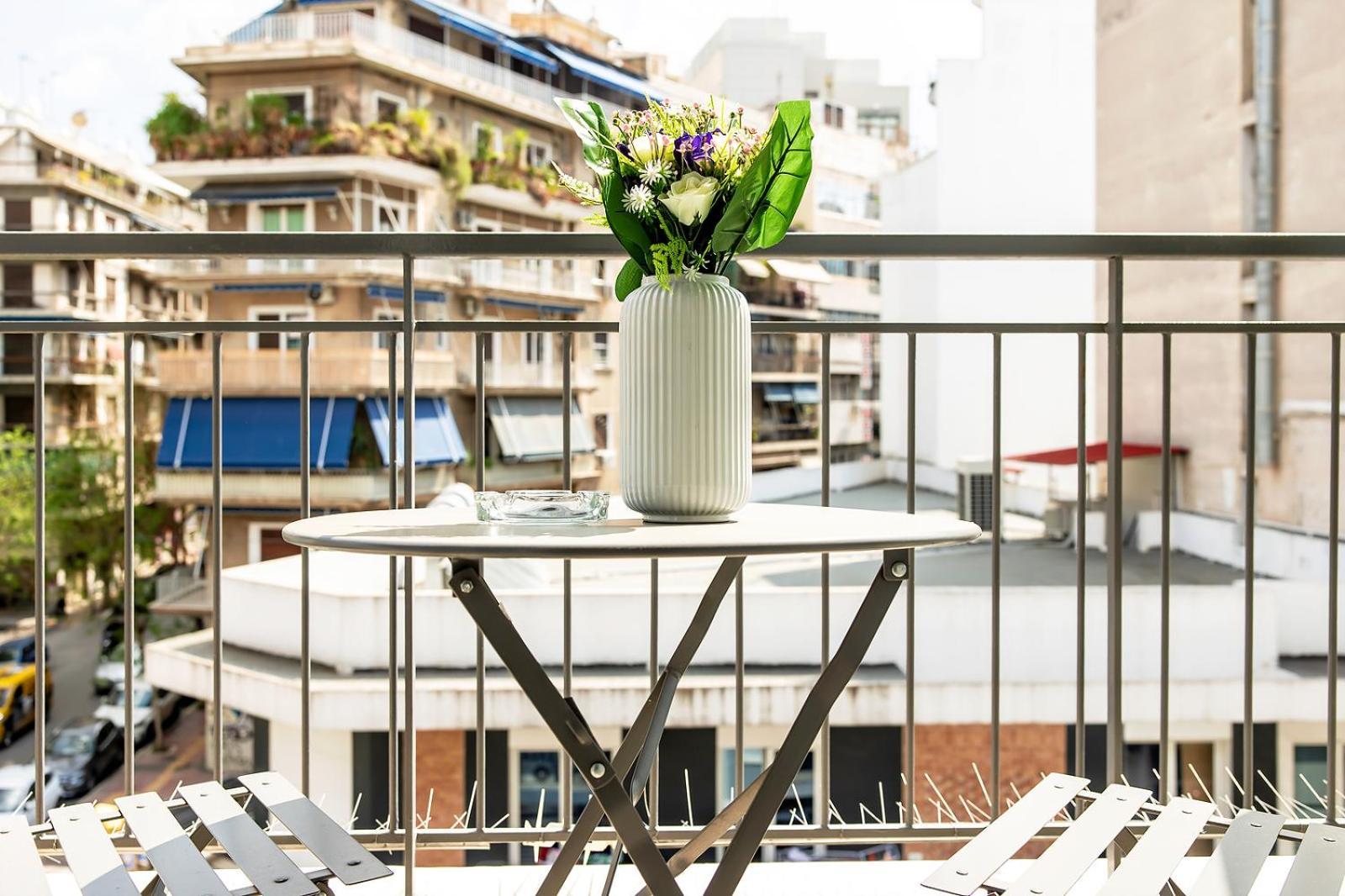 Aris123 By Smart Cozy Suites - Apartments In The Heart Of Athens - 5 Minutes From Metro - Available 24Hr المظهر الخارجي الصورة